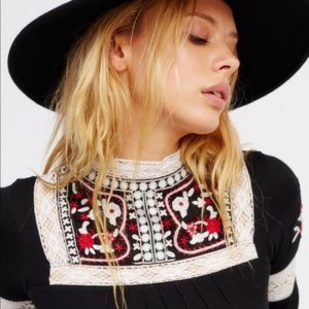 Cozy On Up Top by Free People. Sz. Medium